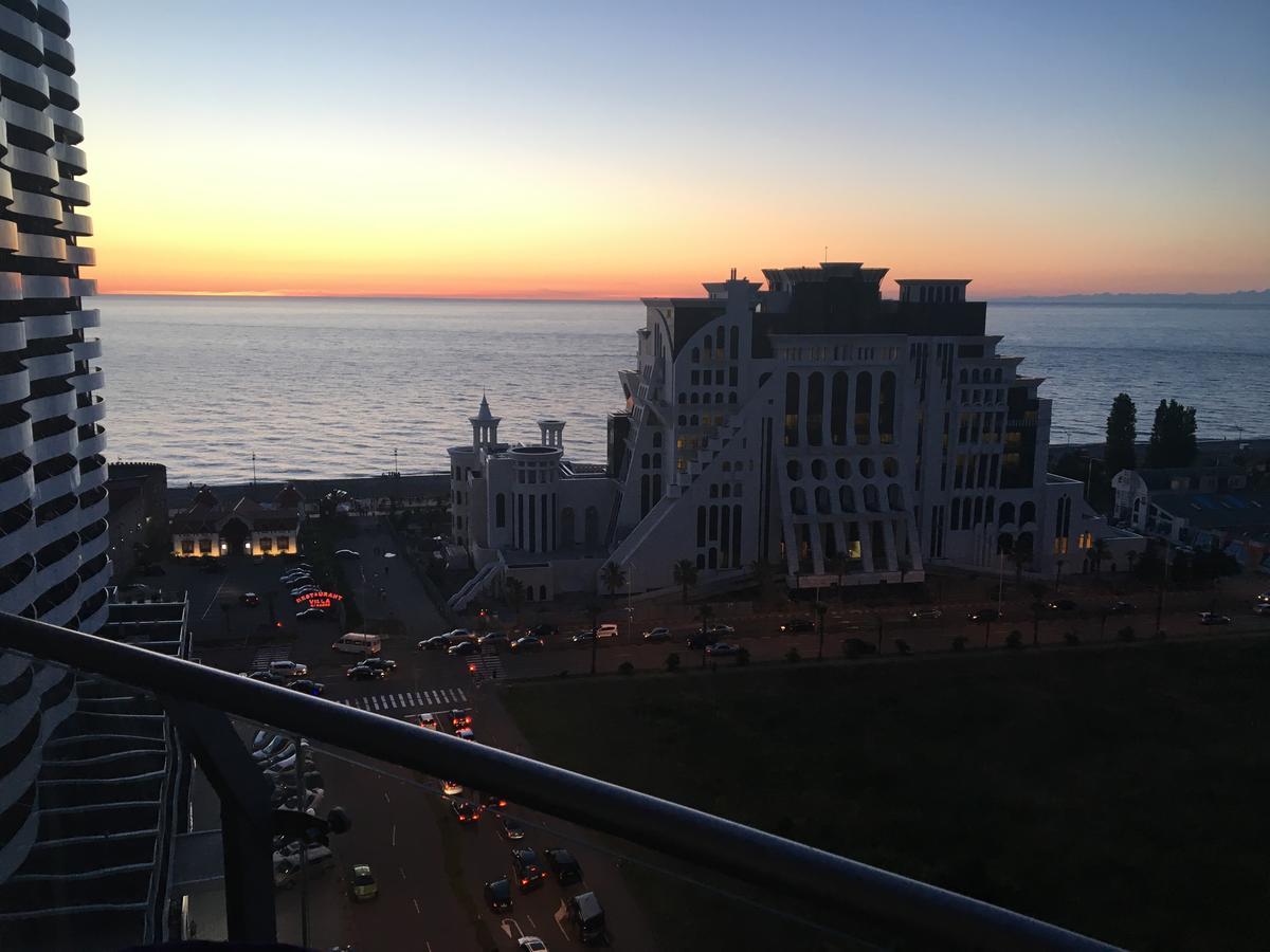 Aparthotel Orbi Plaza Tamara Batumi Exterior foto